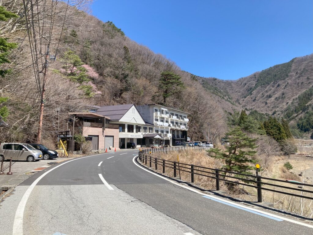 精進レークホテル