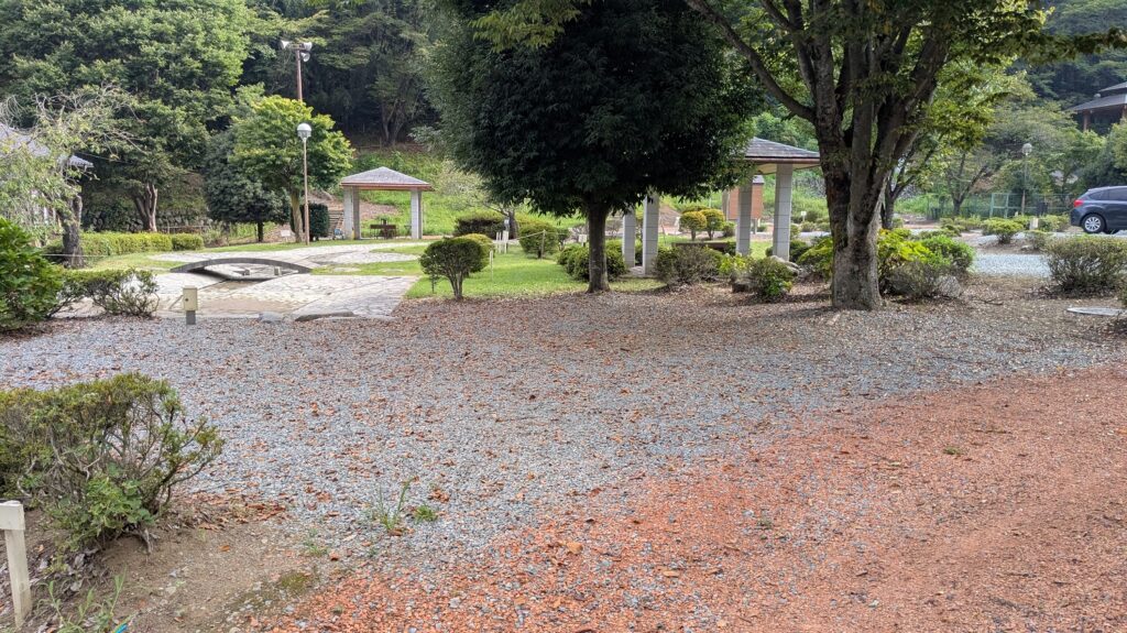御坂路さくら公園オートキャンプ場2番サイト