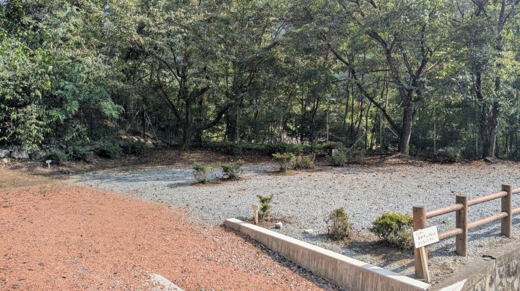 御坂路さくら公園オートキャンプ場11番12番サイト