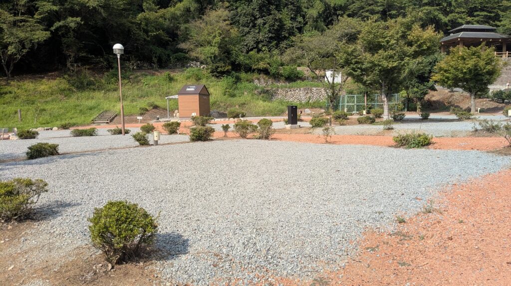 御坂路さくら公園オートキャンプ場4番サイト