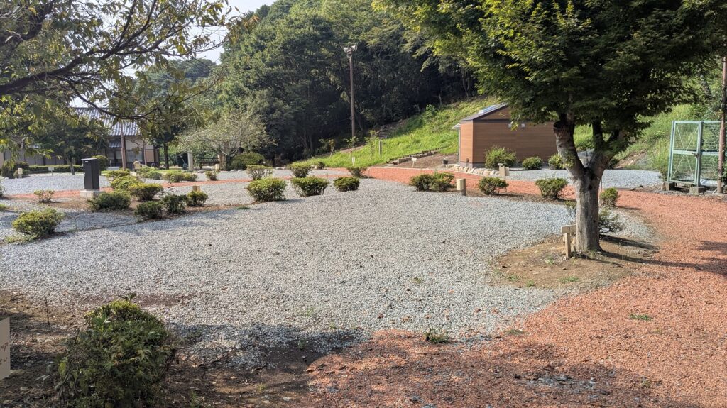 御坂路さくら公園オートキャンプ場9番サイト